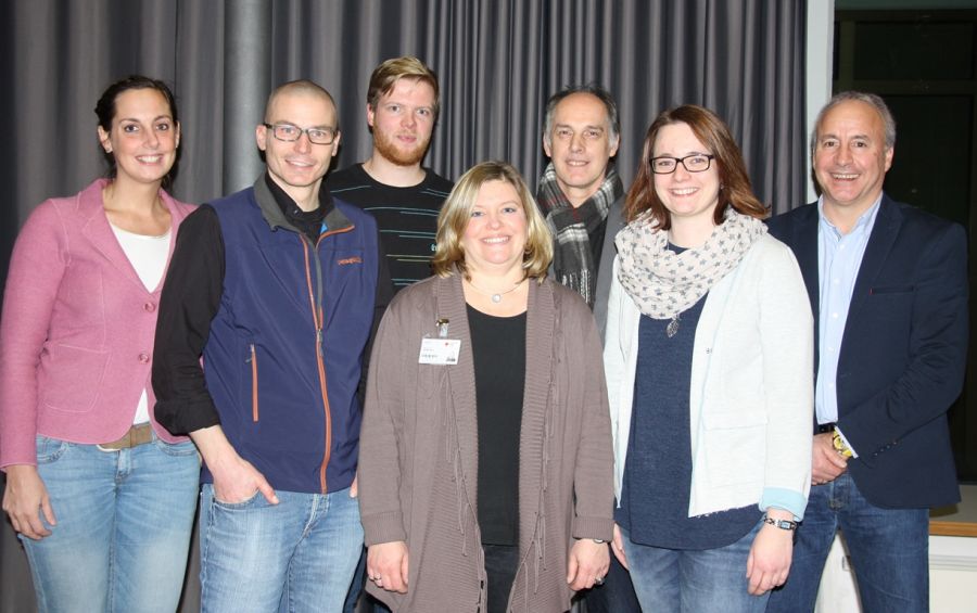 Akteure der Arbeitsgruppe zum Thema § 72a SGB VIII. Von links: Anna Brathun, Philip Krüger, Felix Leifeld, Claudia Graß, Volker Kohlschmidt, Theresa Bartz und Oliver Boraucke erarbeiteten in den vergangenen Wochen die Mustervereinbarung  (© Foto: Amt für Presse- und Öffentlichkeitsarbeit, Kreis Paderborn, Michaela Pitz)